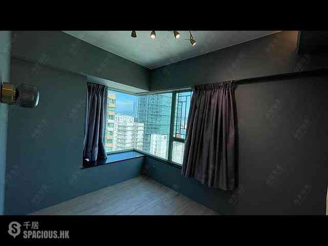 Wan Chai - Royal Court 12