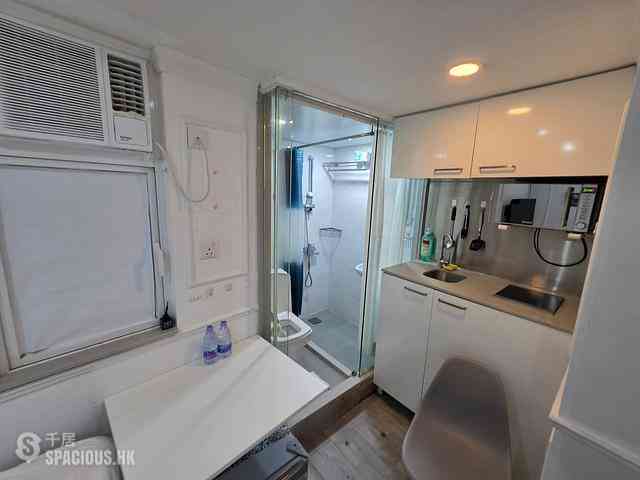 Sai Ying Pun - Luen Tak Building 02