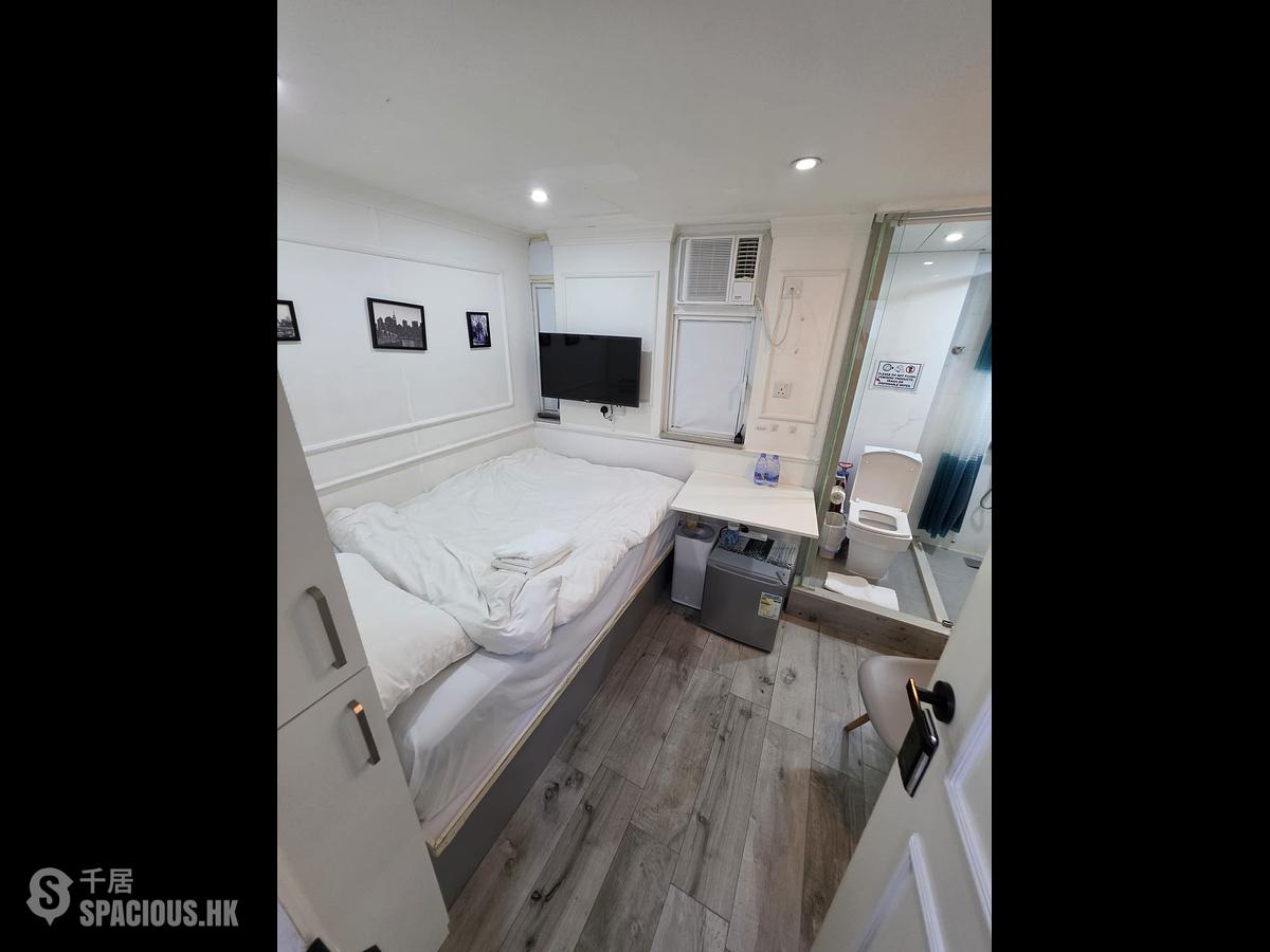 Sai Ying Pun - Luen Tak Building 01