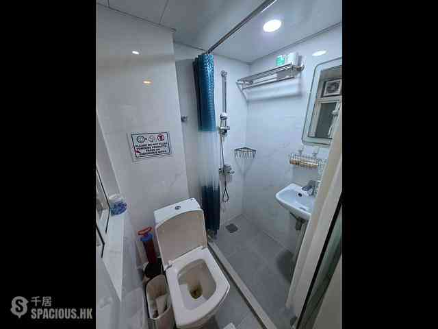 Sai Ying Pun - Luen Tak Building 03
