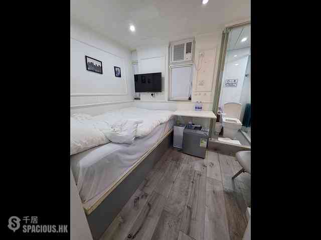 Sai Ying Pun - Luen Tak Building 07