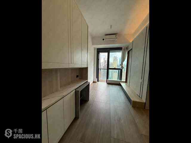 Sai Ying Pun - Two・Artlane 13