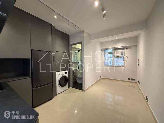 Sai Ying Pun - Fung Yat Building 01