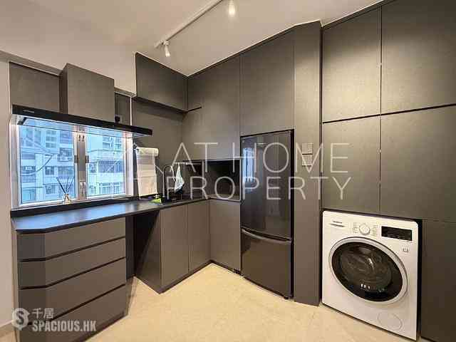 Sai Ying Pun - Fung Yat Building 05