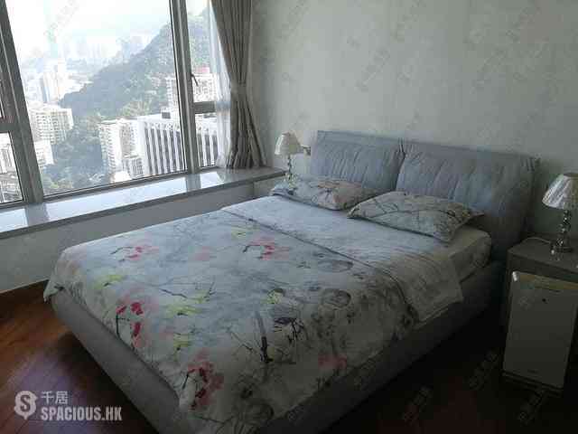 Wan Chai - The Avenue Phase 2 Block 2 04