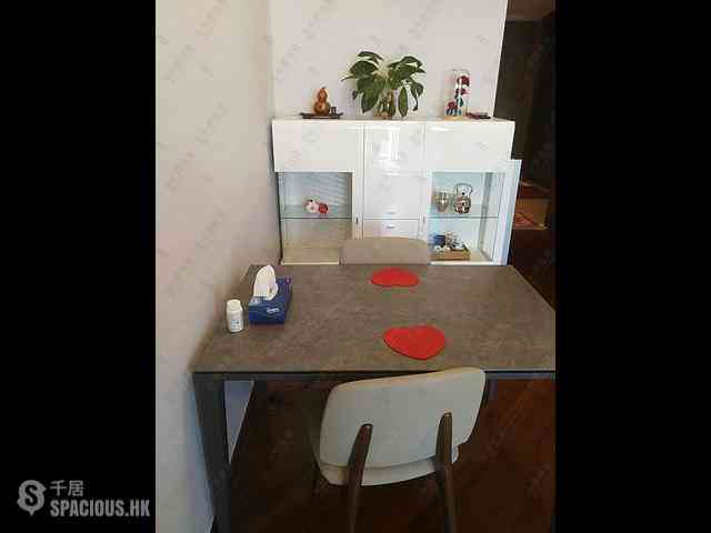 Wan Chai - The Avenue Phase 2 Block 2 06
