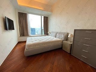 Wan Chai - The Avenue Phase 2 Block 2 11