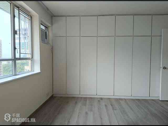 Pok Fu Lam - Baguio Villa Block 21 06