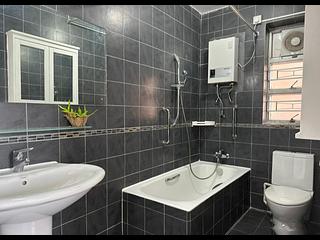 Pok Fu Lam - Baguio Villa Block 21 09