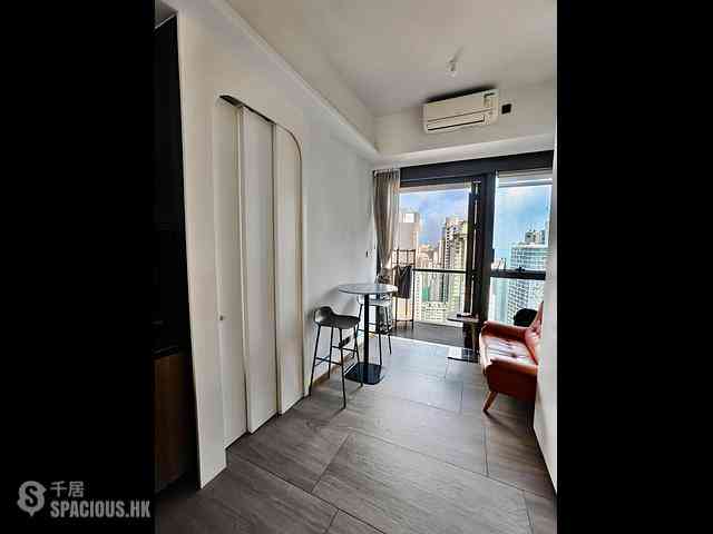 Sai Ying Pun - Two・Artlane 04