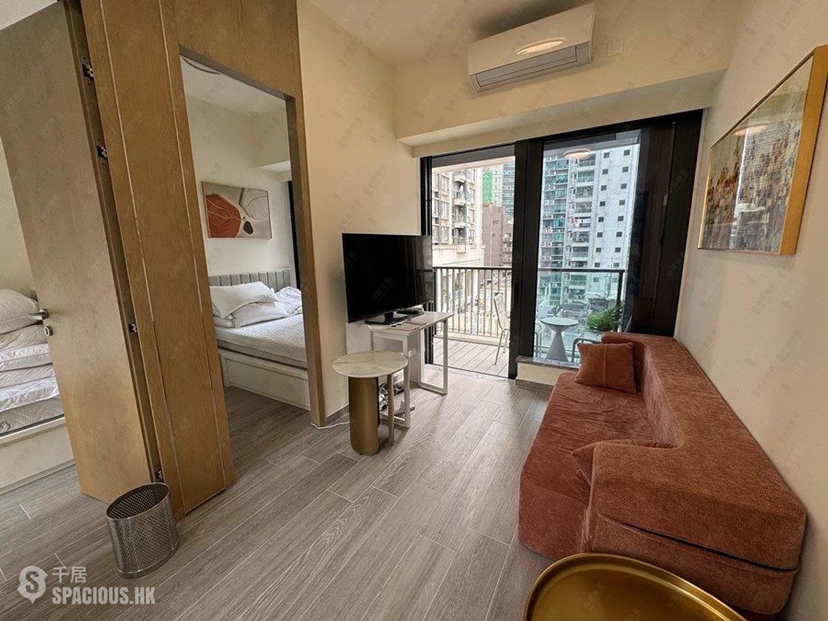 Sai Ying Pun - The Queens 01