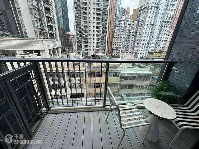 Sai Ying Pun - The Queens 02