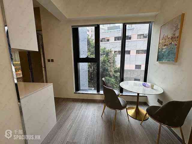 Sai Ying Pun - The Queens 03