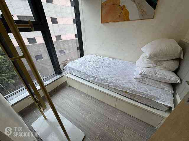 Sai Ying Pun - The Queens 04