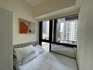 Sai Ying Pun - The Queens 12