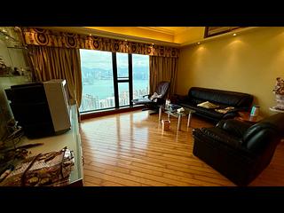 Fortress Hill - Le Sommet Block 1 02