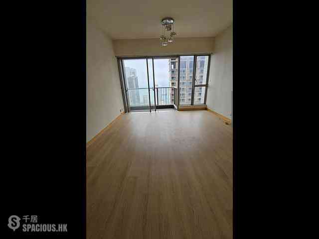 Sai Ying Pun - Island Crest 01