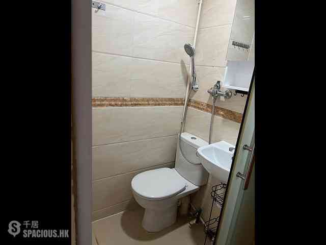 Prince Edward - Hung Luen Building 06