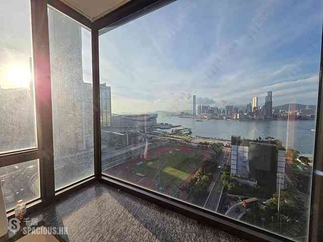 Wan Chai - The Gloucester 06