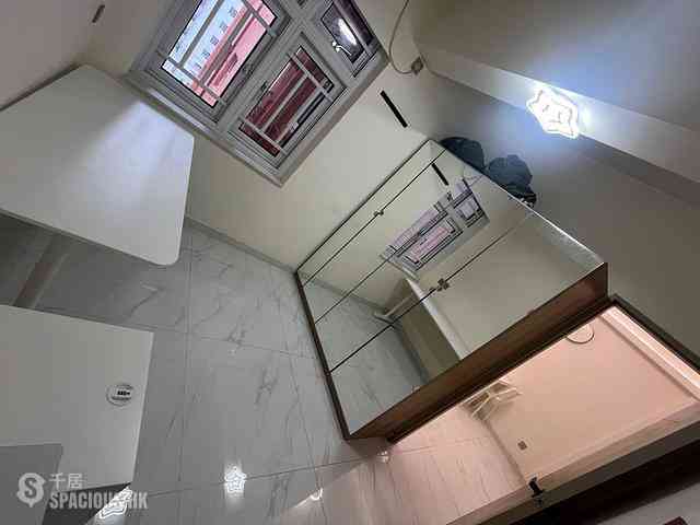 Wan Chai - Johnston Building 06