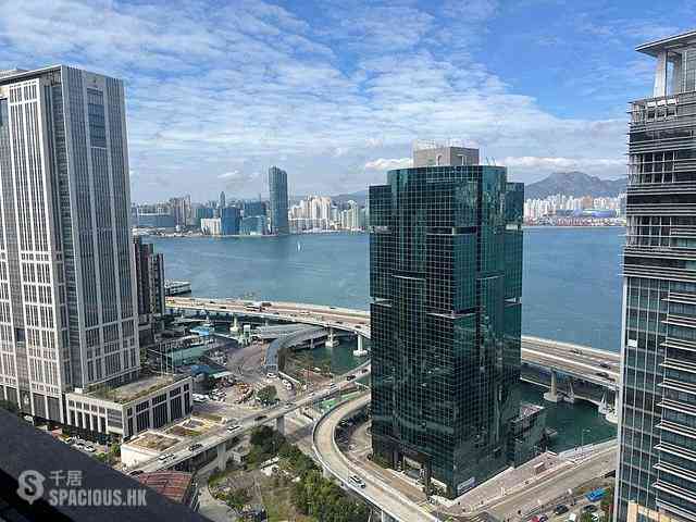 Quarry Bay - La Place De Victoria 01