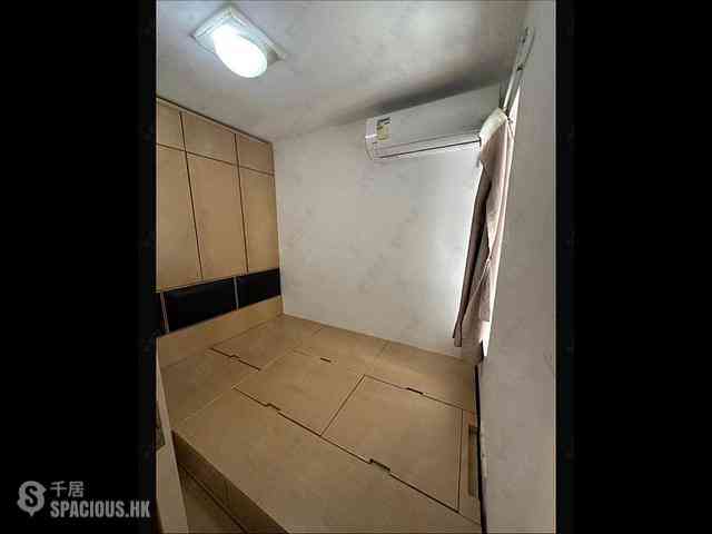 Shek Tong Tsui - Wing Ga Building 02
