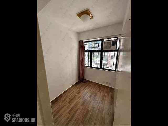 Shek Tong Tsui - Wing Ga Building 04