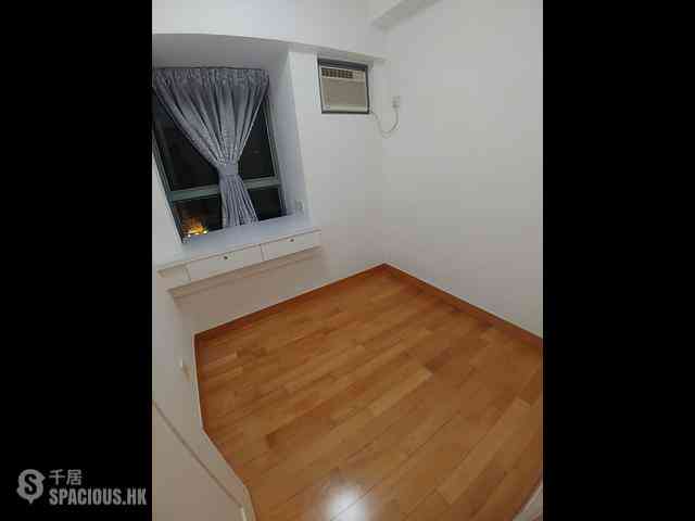 Sheung Wan - Queen's Terrace 04