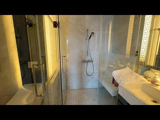 Wan Chai - The Avenue Phase 2 03