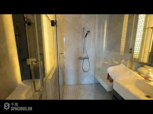 Wan Chai - The Avenue Phase 2 03