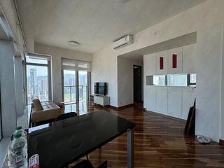 Wan Chai - The Avenue Phase 2 05