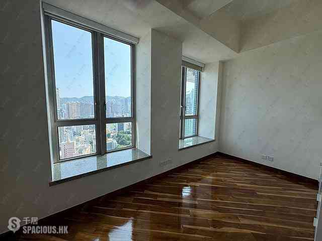 Wan Chai - The Avenue Phase 2 08