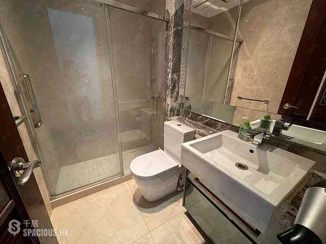 Wan Chai - The Avenue Phase 2 10