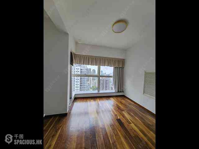Soho - Centrestage Block 2 05