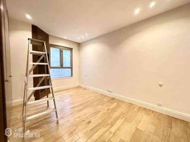 Mid Levels Central - Kam Yuen Mansion 12