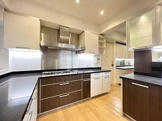 Mid Levels Central - Kam Yuen Mansion 31