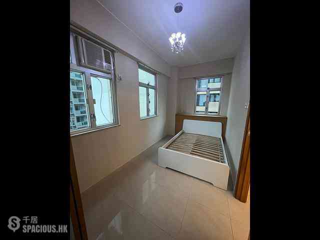 Wan Chai - Luen Fat Mansion 01