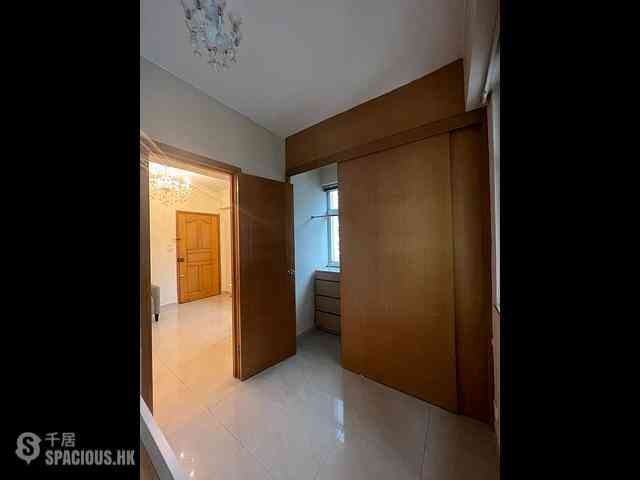 Wan Chai - Luen Fat Mansion 07