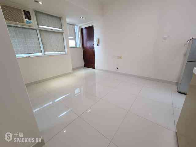 Wan Chai - Wing Shing Building 04