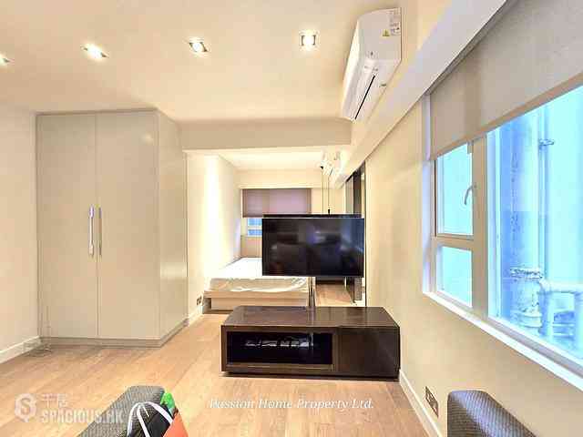 Wan Chai - Shun Ho Building 06