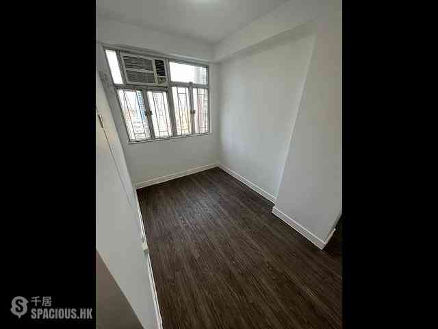 Sai Ying Pun - Fook Moon Building 02