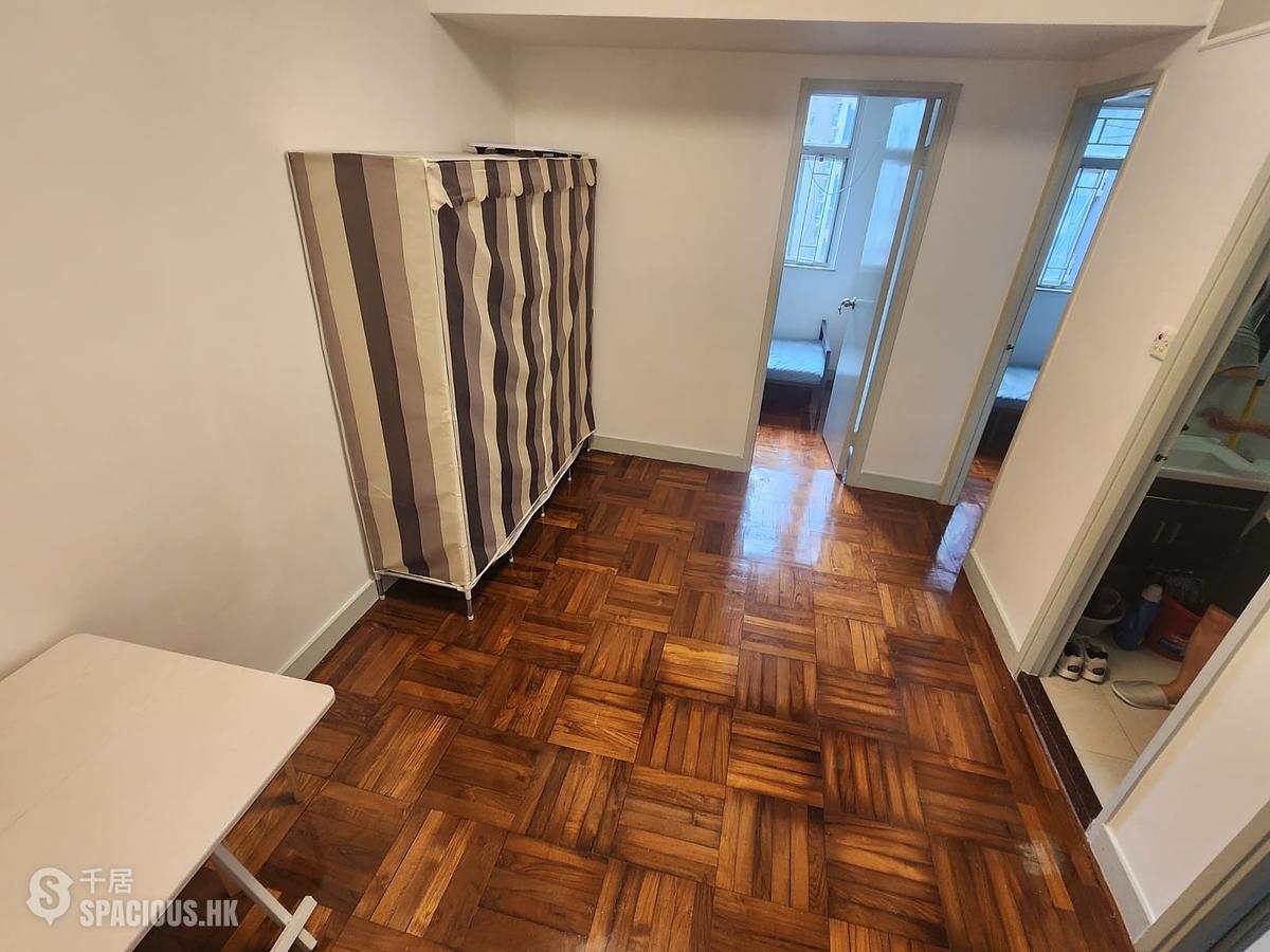Sai Ying Pun - Sing Fai Building 01
