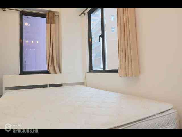 Wan Chai - Yen Men Building 08