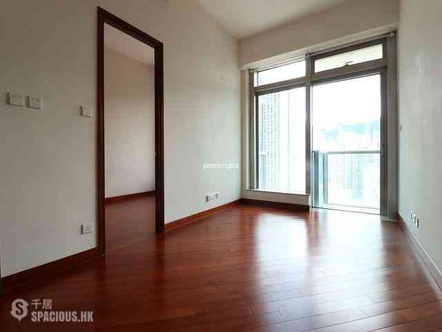 Wan Chai - The Avenue Phase 2 01