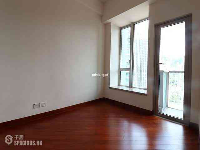 Wan Chai - The Avenue Phase 2 04