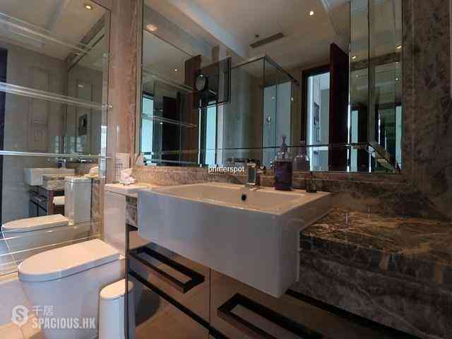 Wan Chai - The Avenue Phase 2 06