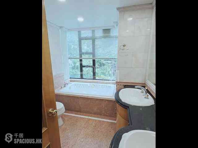 Mid Levels Central - Fairlane Tower 08