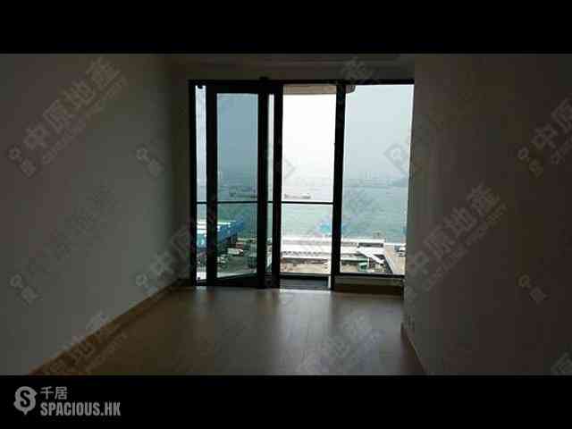 Shek Tong Tsui - Upton 01