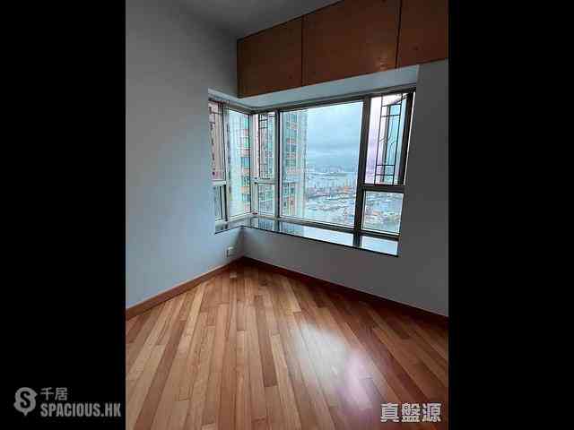 West Kowloon - Sorrento 05
