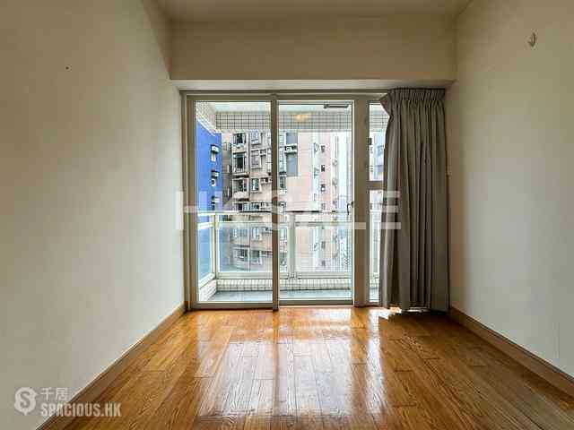 Soho - Centrestage 01